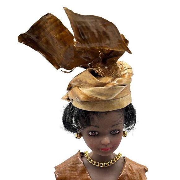 African folk Art Doll Made out of Banana Leaves Signed - Picture 7 of 11